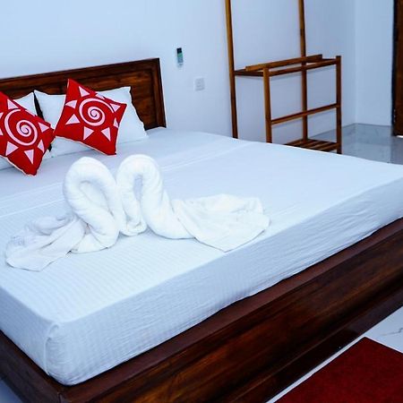 Miracle Home Stay ดัมบูลลา ภายนอก รูปภาพ