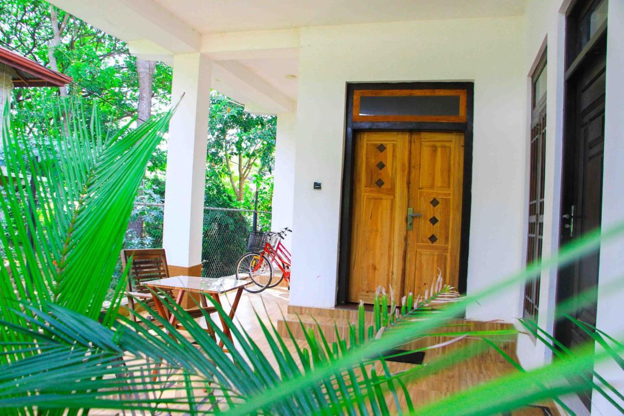 Miracle Home Stay ดัมบูลลา ภายนอก รูปภาพ