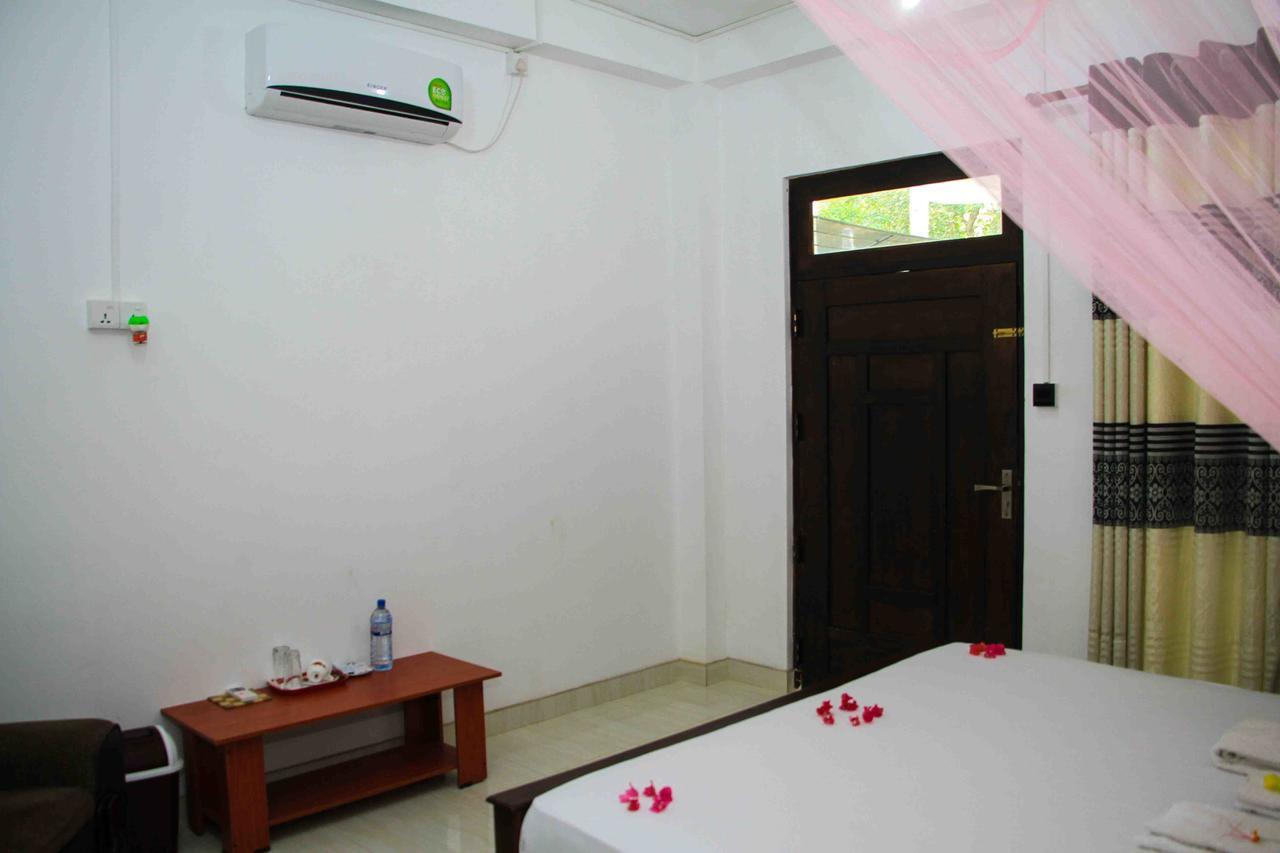 Miracle Home Stay ดัมบูลลา ภายนอก รูปภาพ