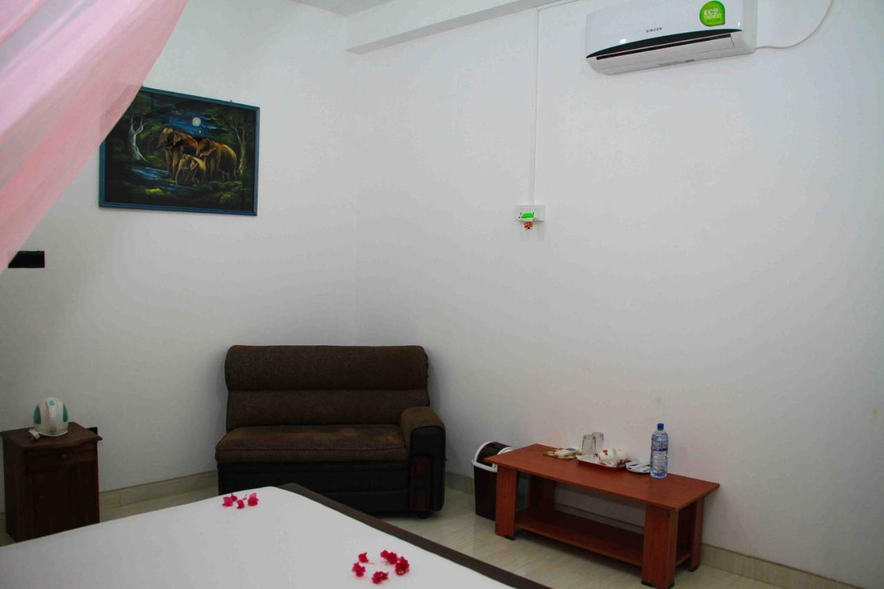 Miracle Home Stay ดัมบูลลา ภายนอก รูปภาพ