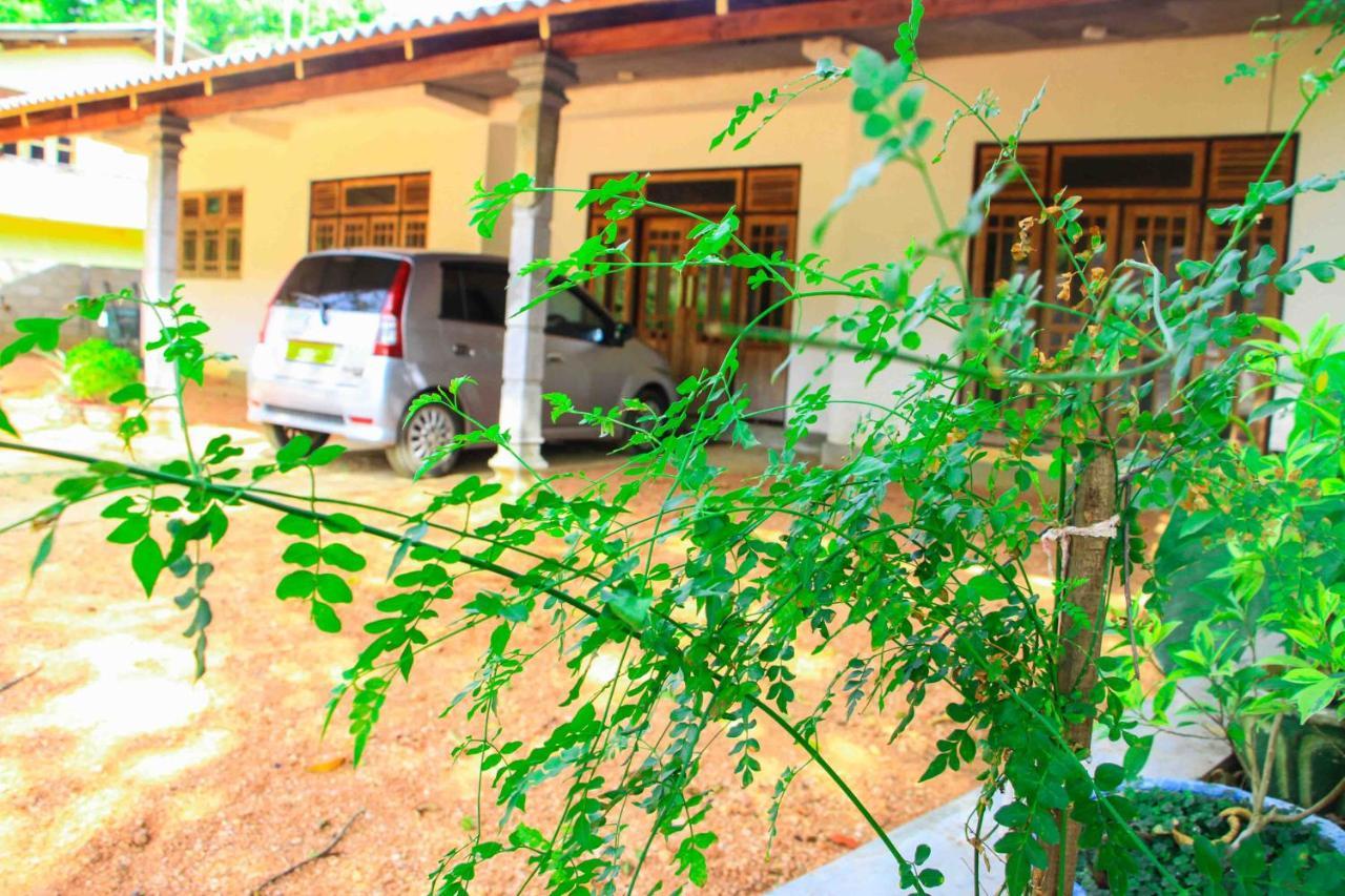 Miracle Home Stay ดัมบูลลา ภายนอก รูปภาพ