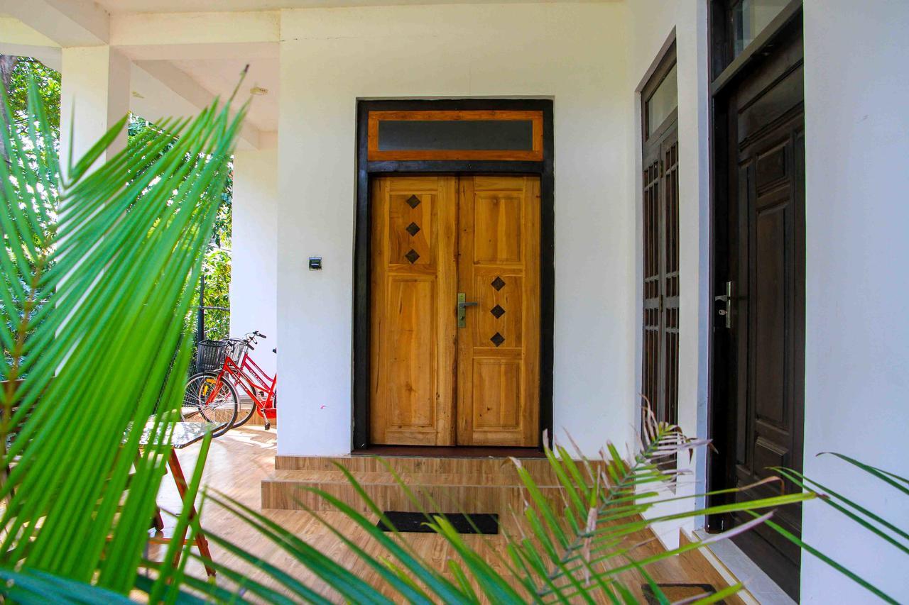 Miracle Home Stay ดัมบูลลา ภายนอก รูปภาพ