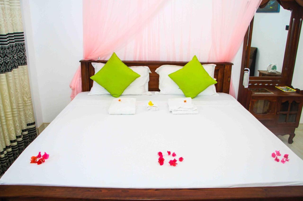 Miracle Home Stay ดัมบูลลา ภายนอก รูปภาพ